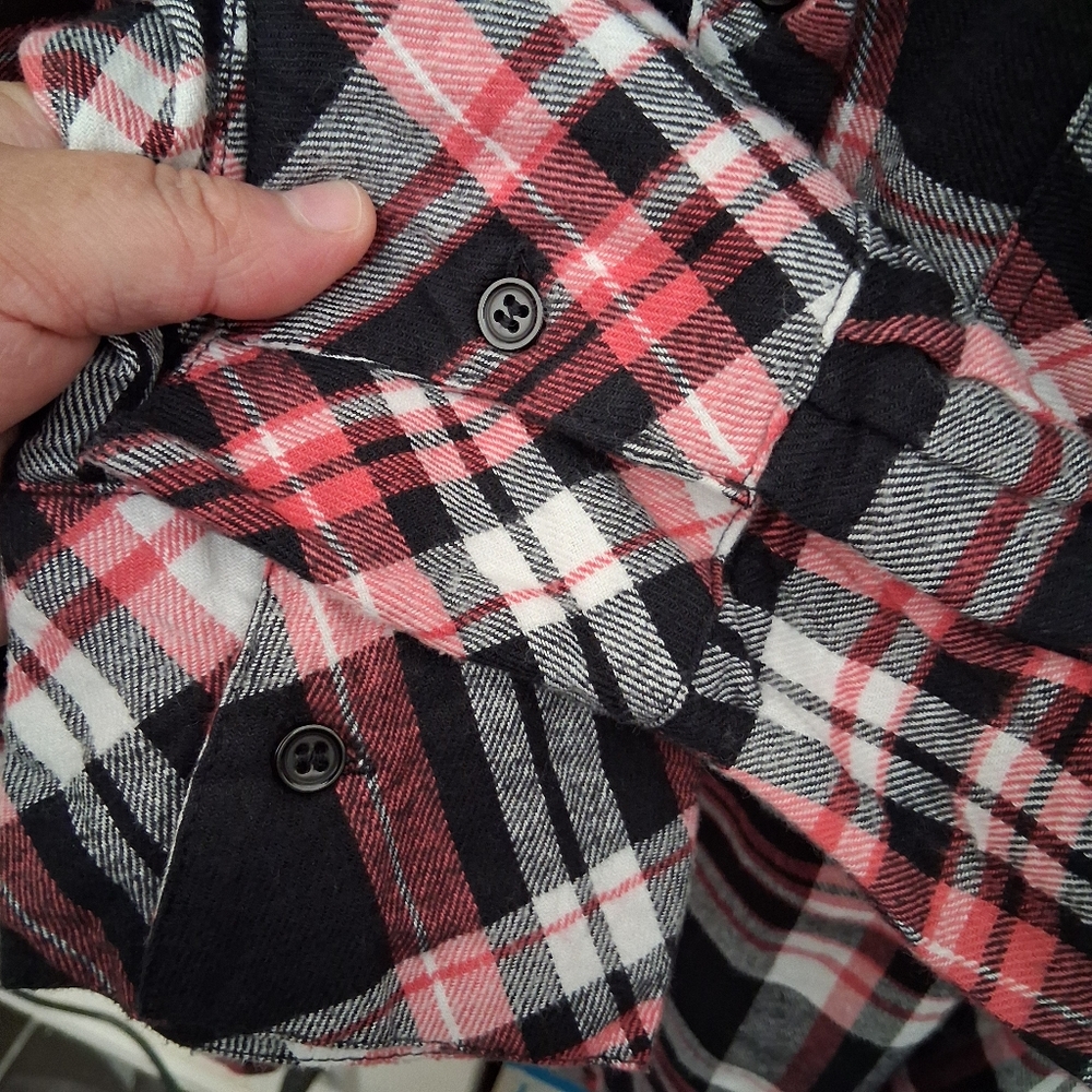 🎉NW Roaman's Black and Red Plaid Button Down Shirt - Picture 6 of 7